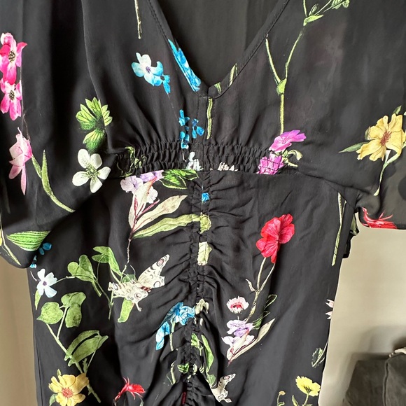 Parker floral print. Classic Parker design and style - Picture 3 of 3